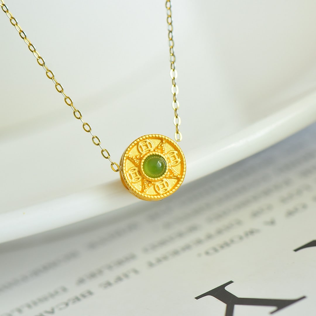 An Exquisite Sterling Silver-Gold Plated Inlaid Jasper Pendant: Sterling Silver-Gold Plated Inlaid Jasper Pendant , Size :0.1inx0.1in 纯银镀金镶碧玉吊坠,尺寸:0.1inx0.1in