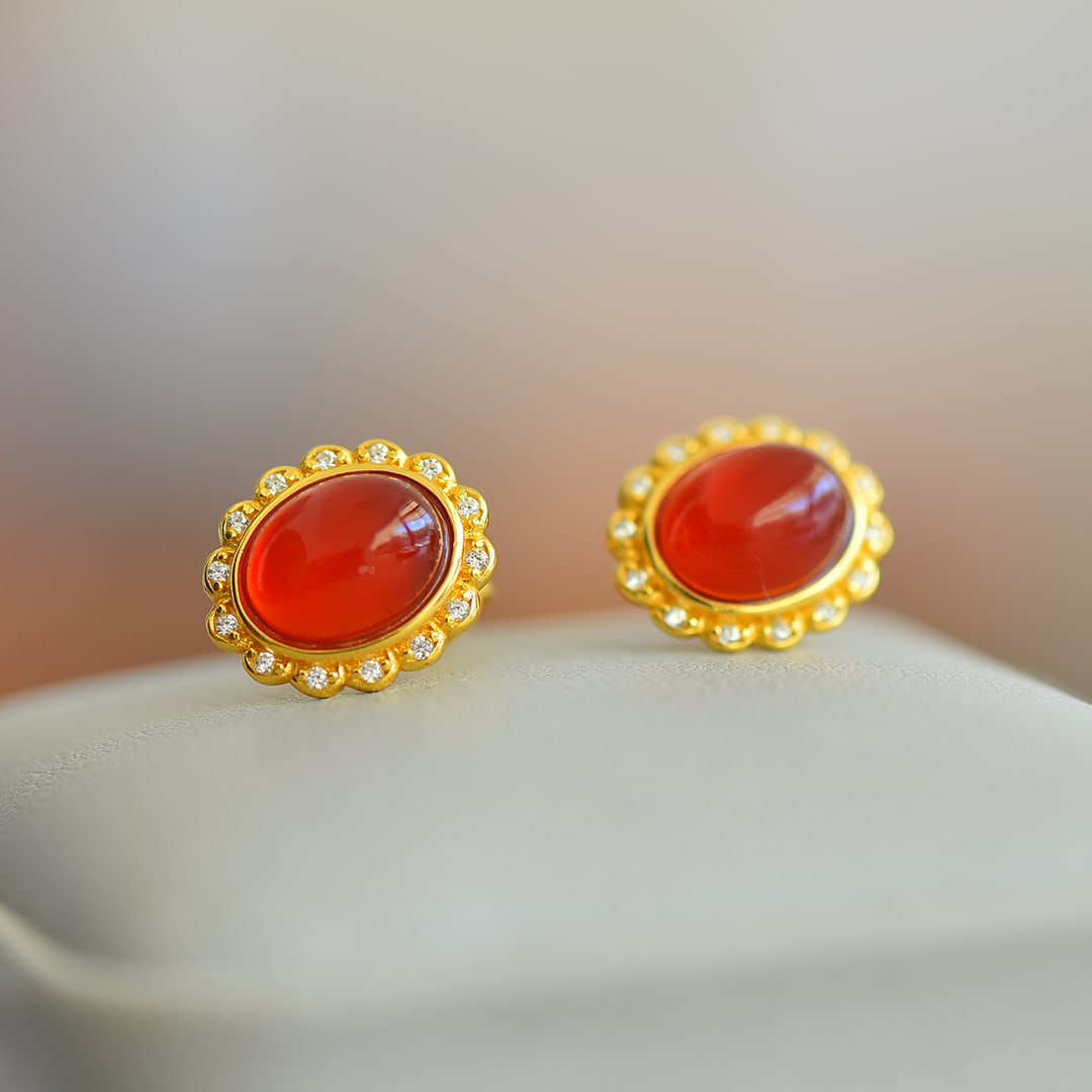 A Pair of Exquisite Sterling Silver-Gold Plated Inlaid Agate Earrings,Inlaid Diamond: A Pair of Exquisite Sterling Silver-Gold Plated Inlaid Agate Earrings,Inlaid Diamond,Size:0.3inx0.4in 一对纯银镀金镶玛瑙耳钉,嵌&