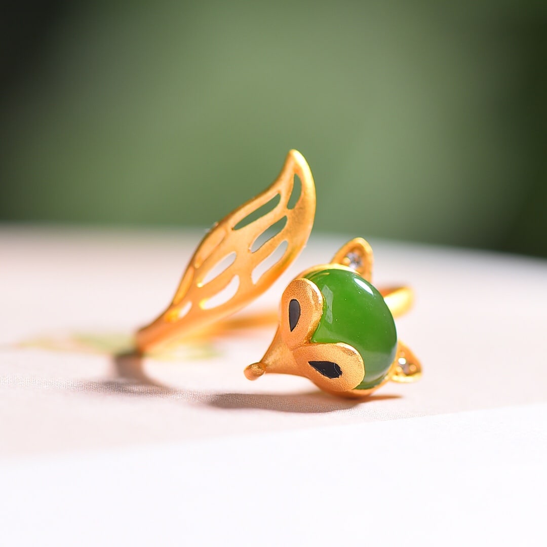 An Exquisite Sterling Silver-Gold Plated Inlaid Jasper Ring: An Exquisite Sterling Silver-Gold Plated Inlaid Jasper Ring,Size:0.2inx0.3in 纯银镀金镶碧玉戒指