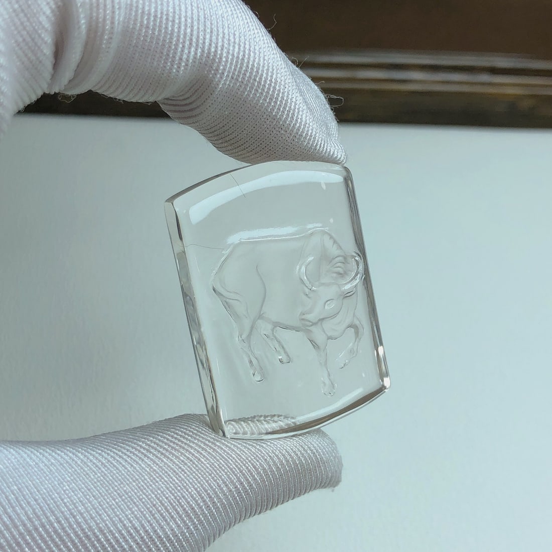 An Exquisite Crystal Buffalo Pattern Pendant - 4