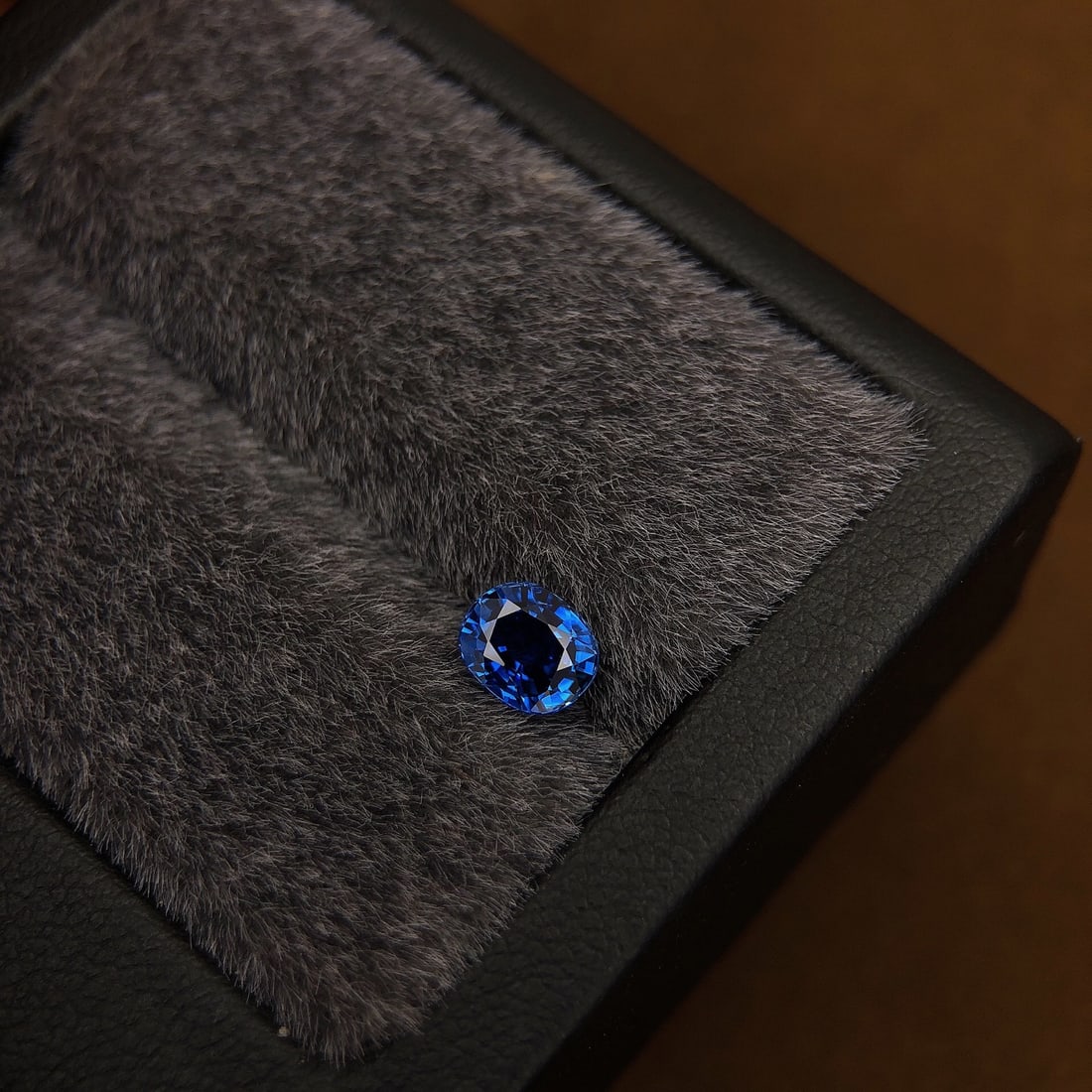 1.12Ctw Natural Sapphire Loose: 1.12Ctw Natural Sapphire Loose,Size:0.2inx0.2inx0.1in 1.12Ctw天然蓝宝石裸石