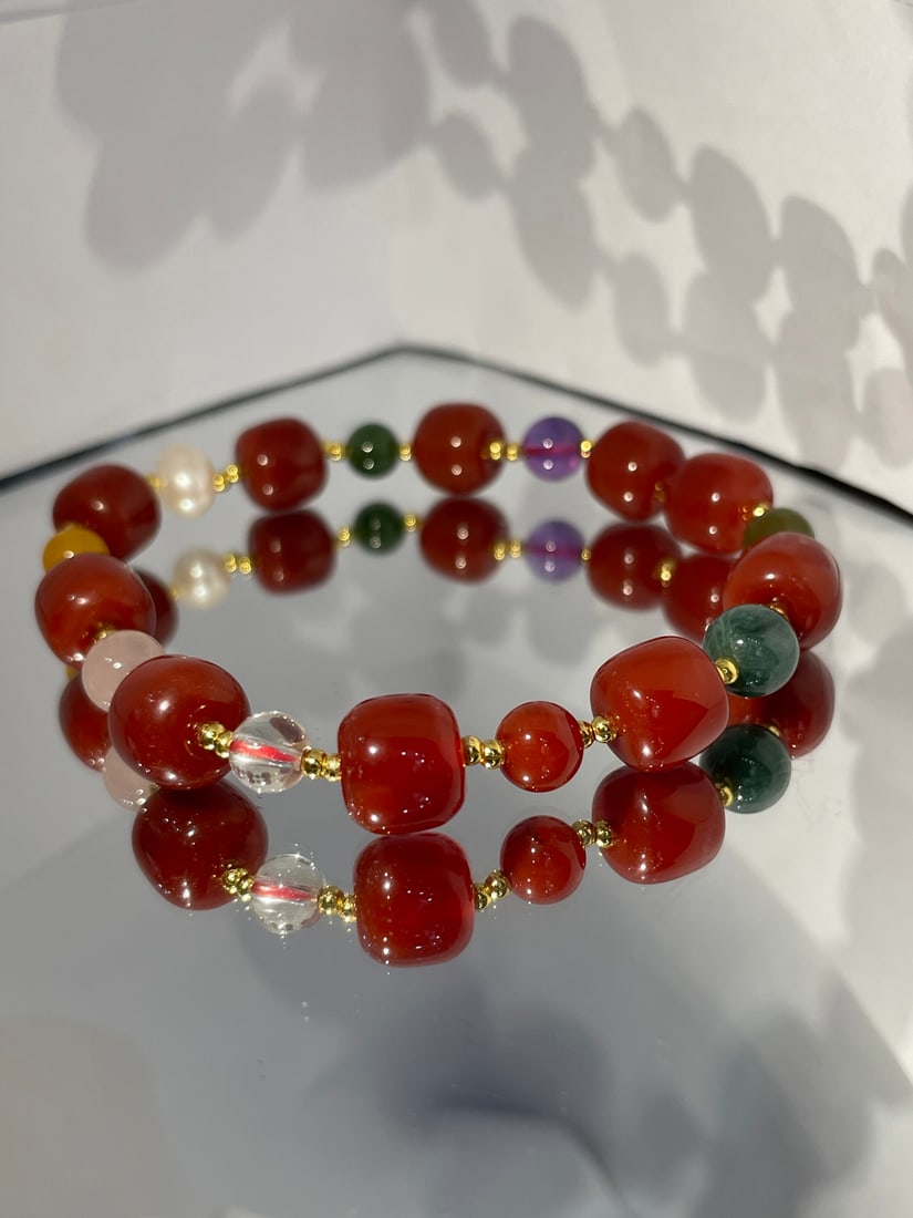 An Exquisite Agate Bracelet (1 of 1)
