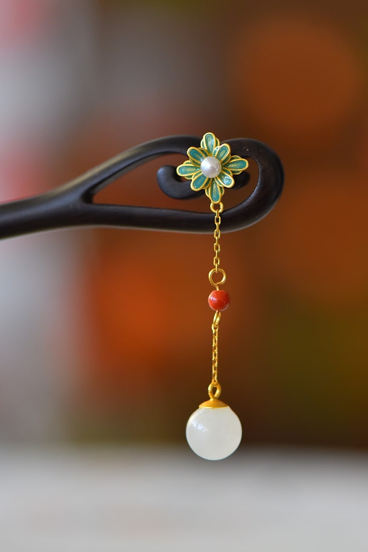 An Exquisite Sterling Silver-Gold Plated Inlaid White Jade Enamel Ebony Hairpin: An Exquisite Sterling Silver-Gold Plated Inlaid White Jade Enamel Ebony Hairpin 纯银镀金镶白玉珐琅黑檀木发簪