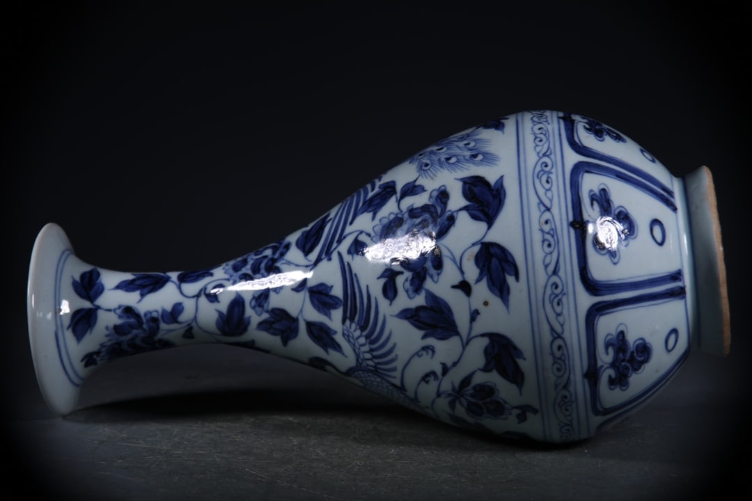 Blue and White Phoenix Pattern Vase - 8