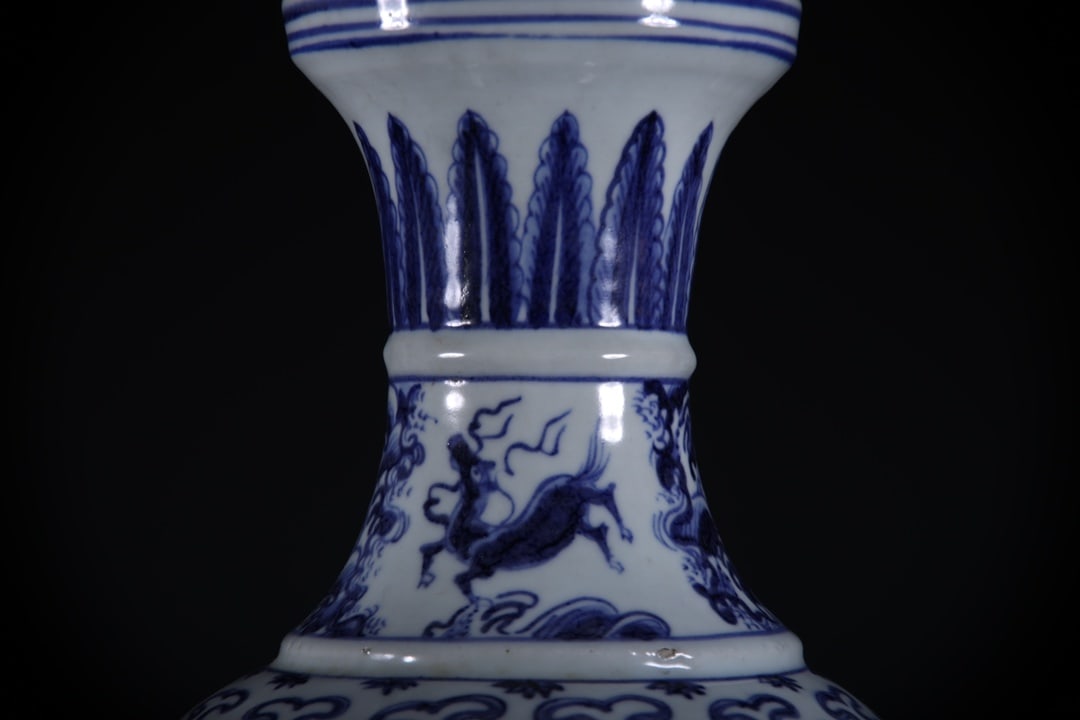 Blue and White Figures Pattern Vase - 5