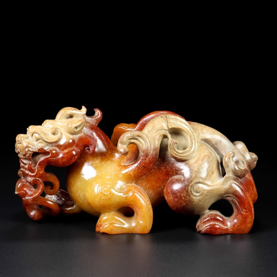 A Exquisite Hotan Jade Dragon Ornament: A Exquisite Hotan Jade Dragon Ornament,Han Dynasty, China,Size:7.1inx2.8inx3.1in,Weight:921g 和田玉龙摆件,中国汉代