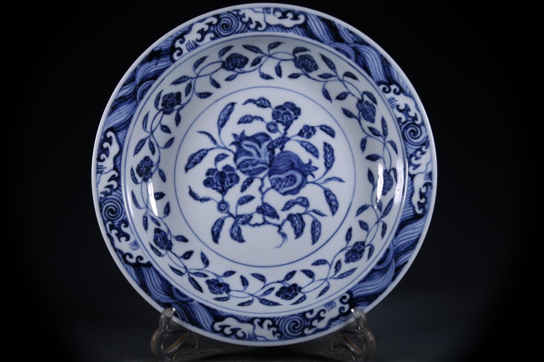 Blue and White Flower Pattern Plate (1 of 7)