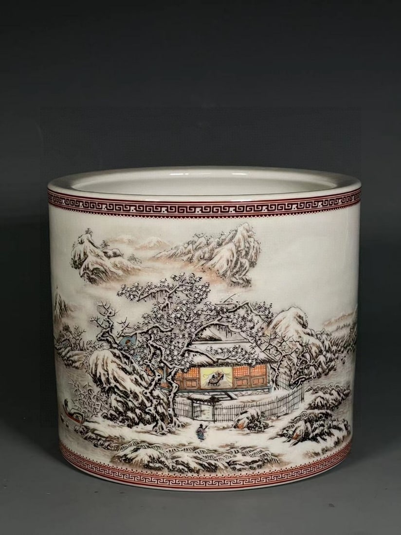 A Exquisite Snowscape Landscape Pattern Brush Pot: A Exquisite Snowscape Landscape Pattern Brush Pot,Republic of China,With Mark,Size:5.7inx6.4inx6.2in 雪景山水纹笔筒,民国,带款