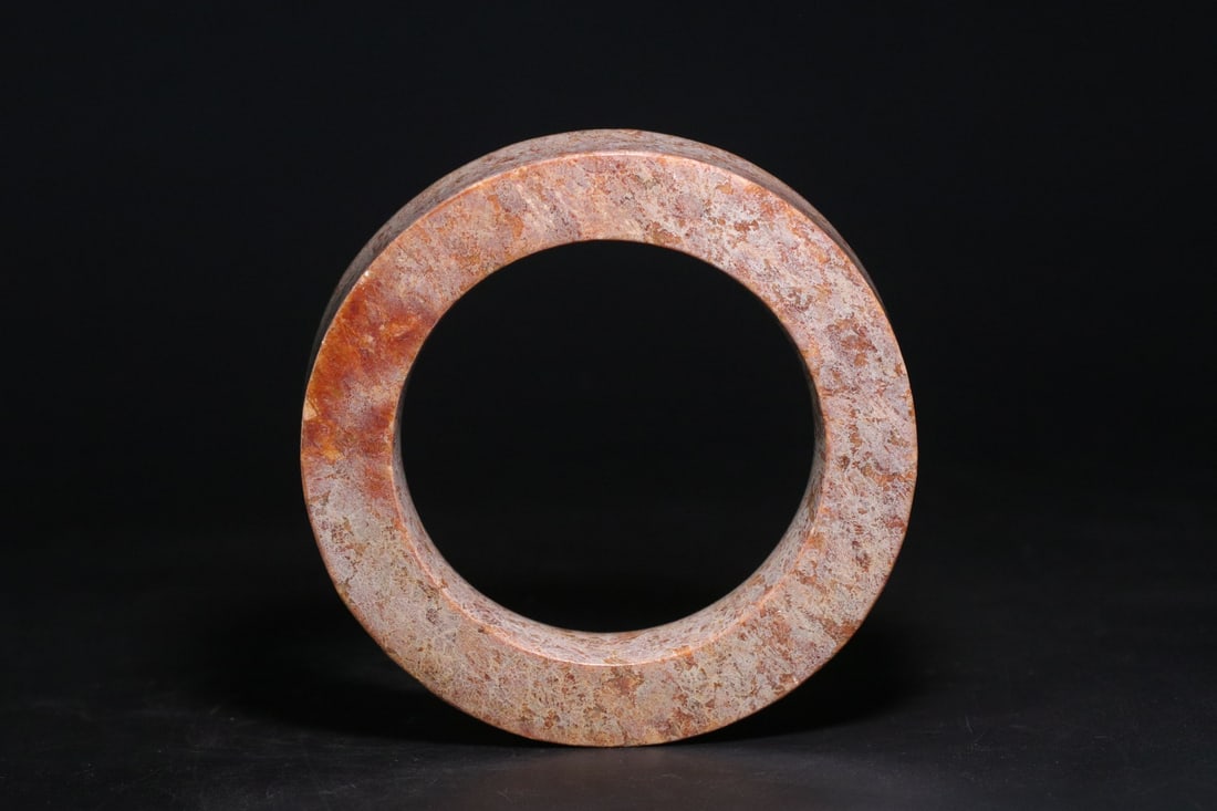 A Exquisite Gaogu Jade Ring (1 of 9)