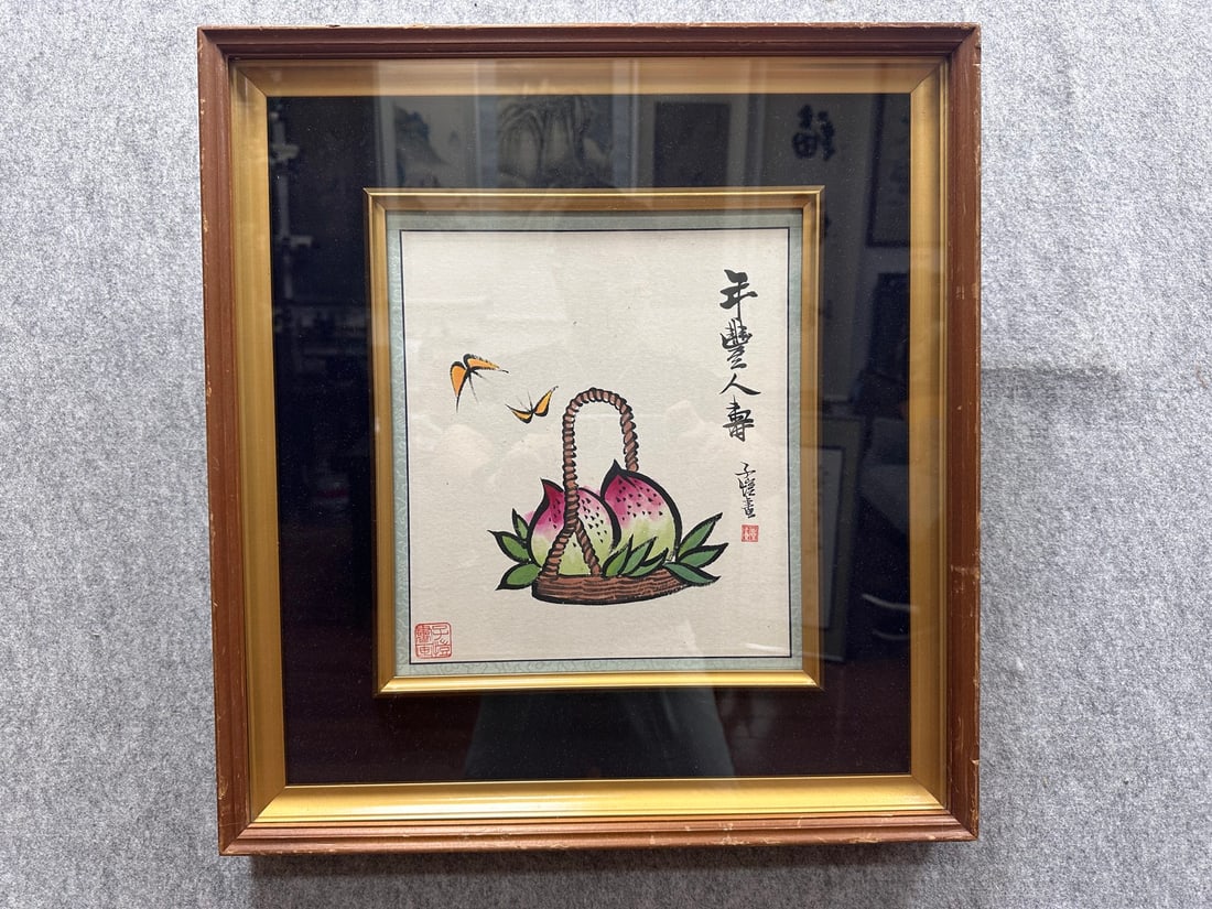 A Chinese Ink Painting of Peaches on Paper: A Chinese Ink Painting of Peaches on Paper,Modern Time of China,Feng Zikai,without frame size:9.4inx11in 一幅中国水墨纸本桃子画,๡