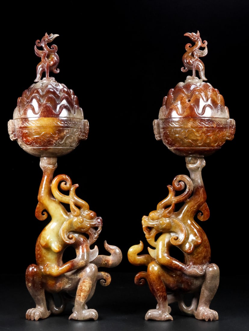 A pair of Exquisite Hotan Jade Dragon Censer: A pair of Exquisite Hotan Jade Dragon Censer,Han Dynasty, China,Size:5.1inx3.9inx15in,Weight:2877g 一对和田玉龙炉,中国汉代