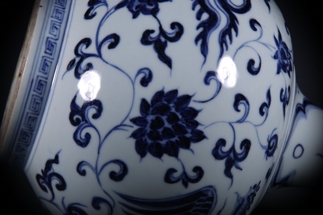 Blue and White Phoenix Pattern Vase - 8