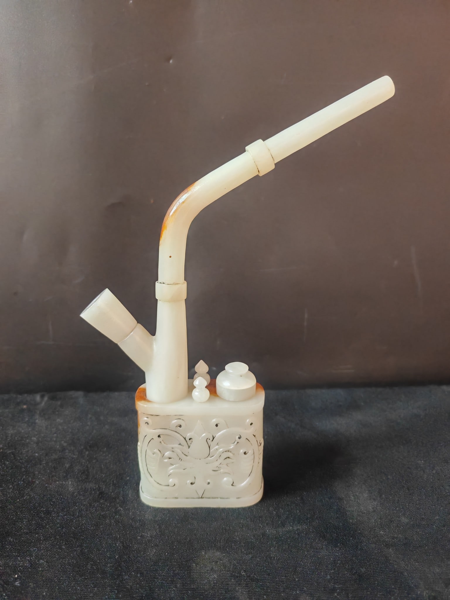 A Exquisite Hotan Jade Tobacco Pipe Bowl (1 of 9)