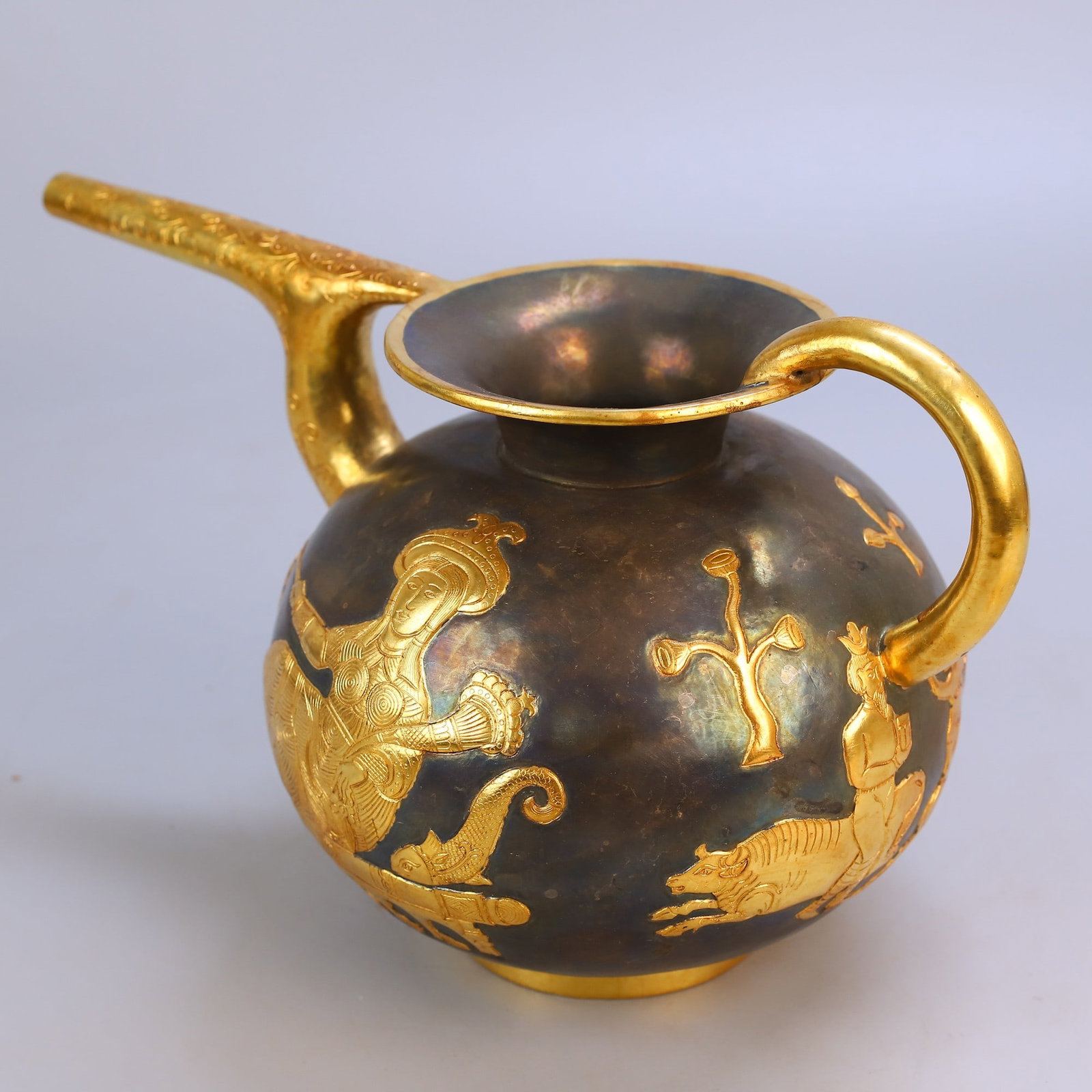 A Exquisite Gilt Bronze Figures Pattern Ewer - 6