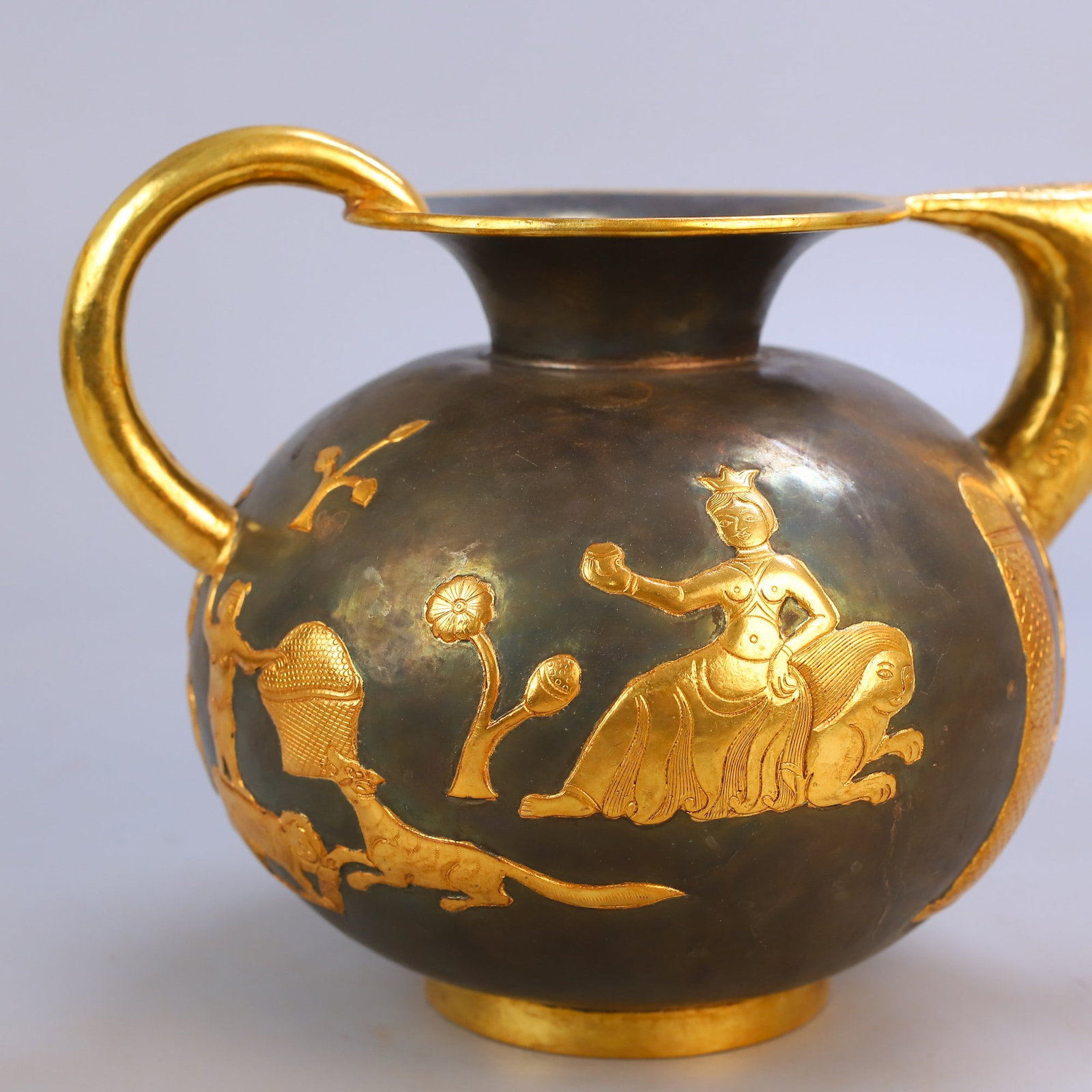 A Exquisite Gilt Bronze Figures Pattern Ewer - 8