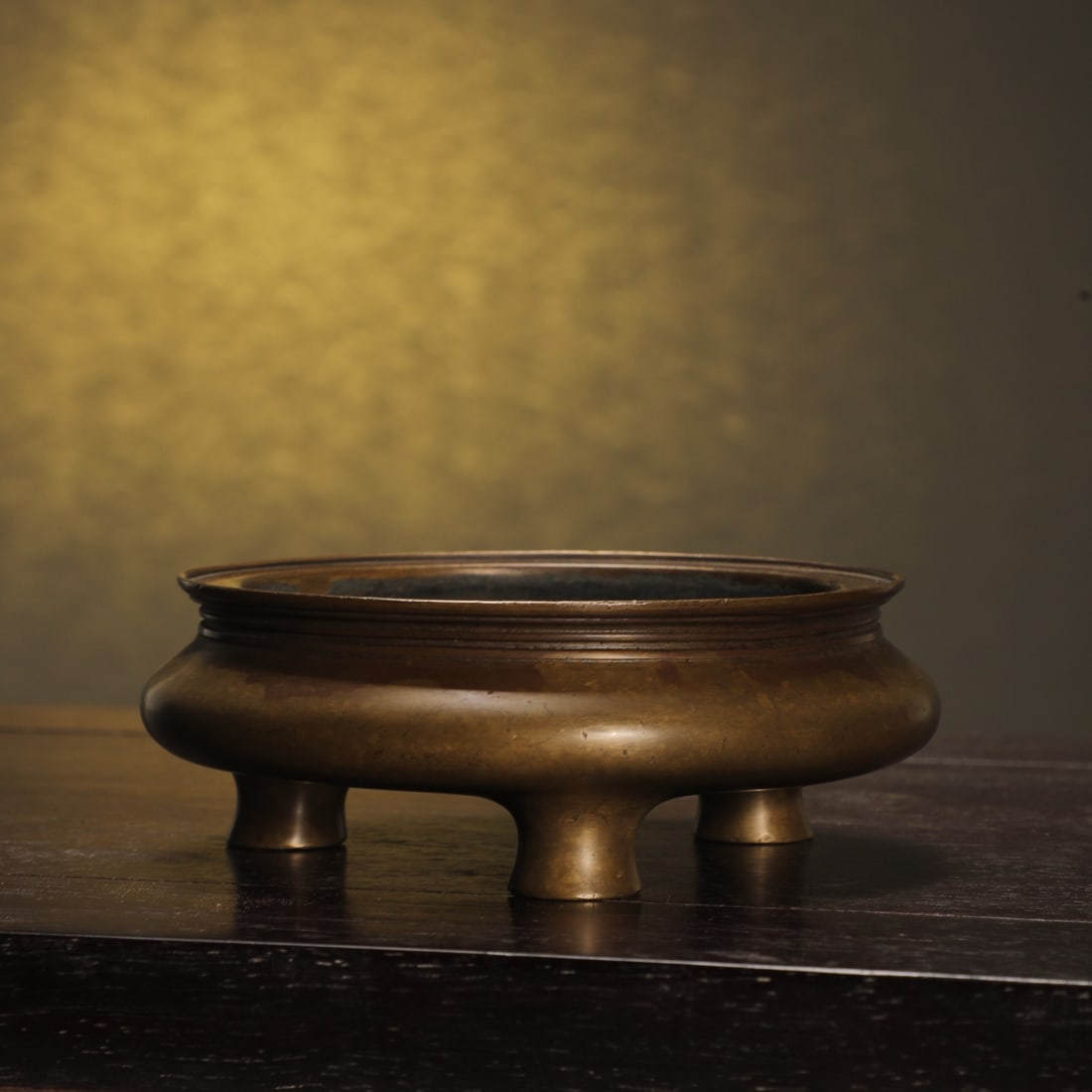 A Exquisite Coppery Tripod Censer - 2