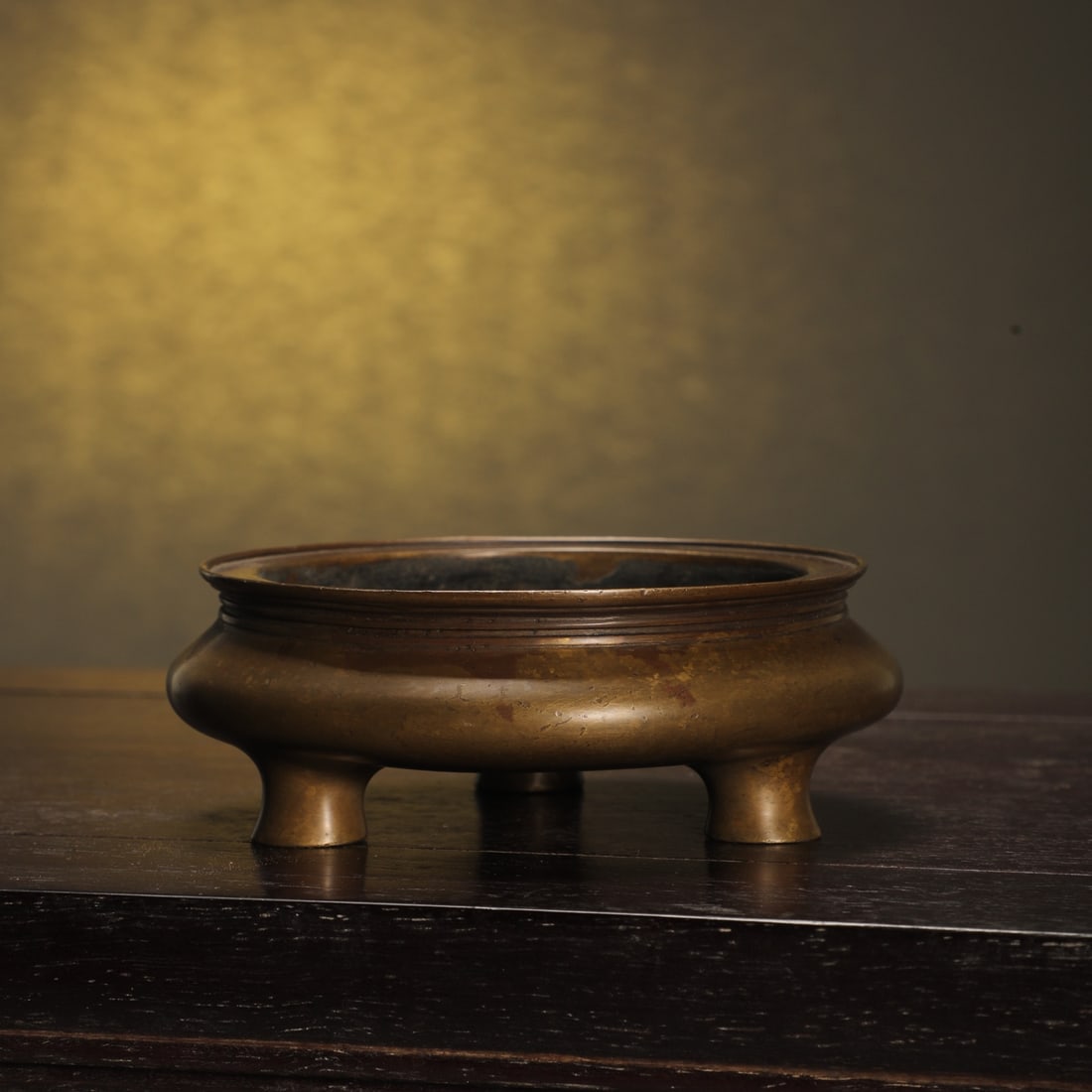 A Exquisite Coppery Tripod Censer - 3