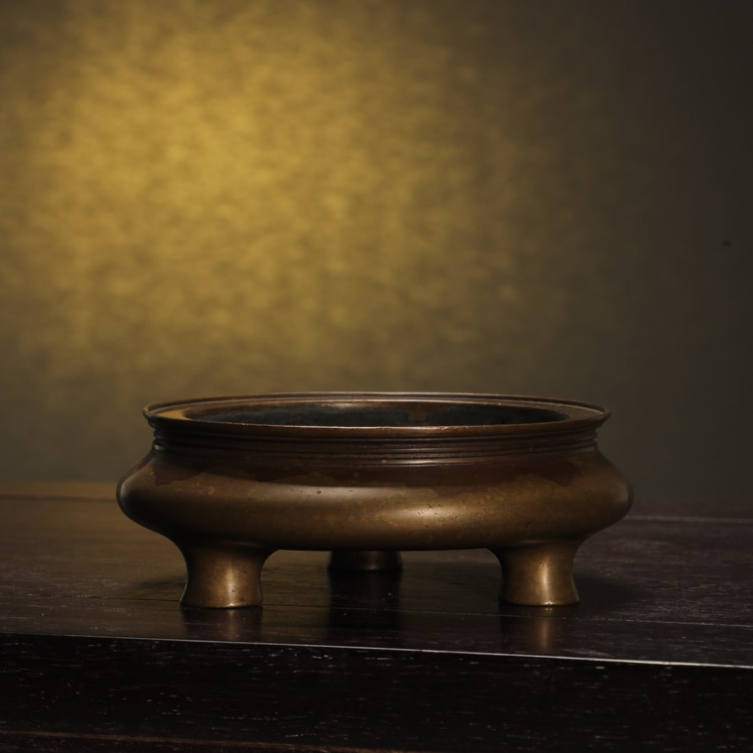 A Exquisite Coppery Tripod Censer - 4