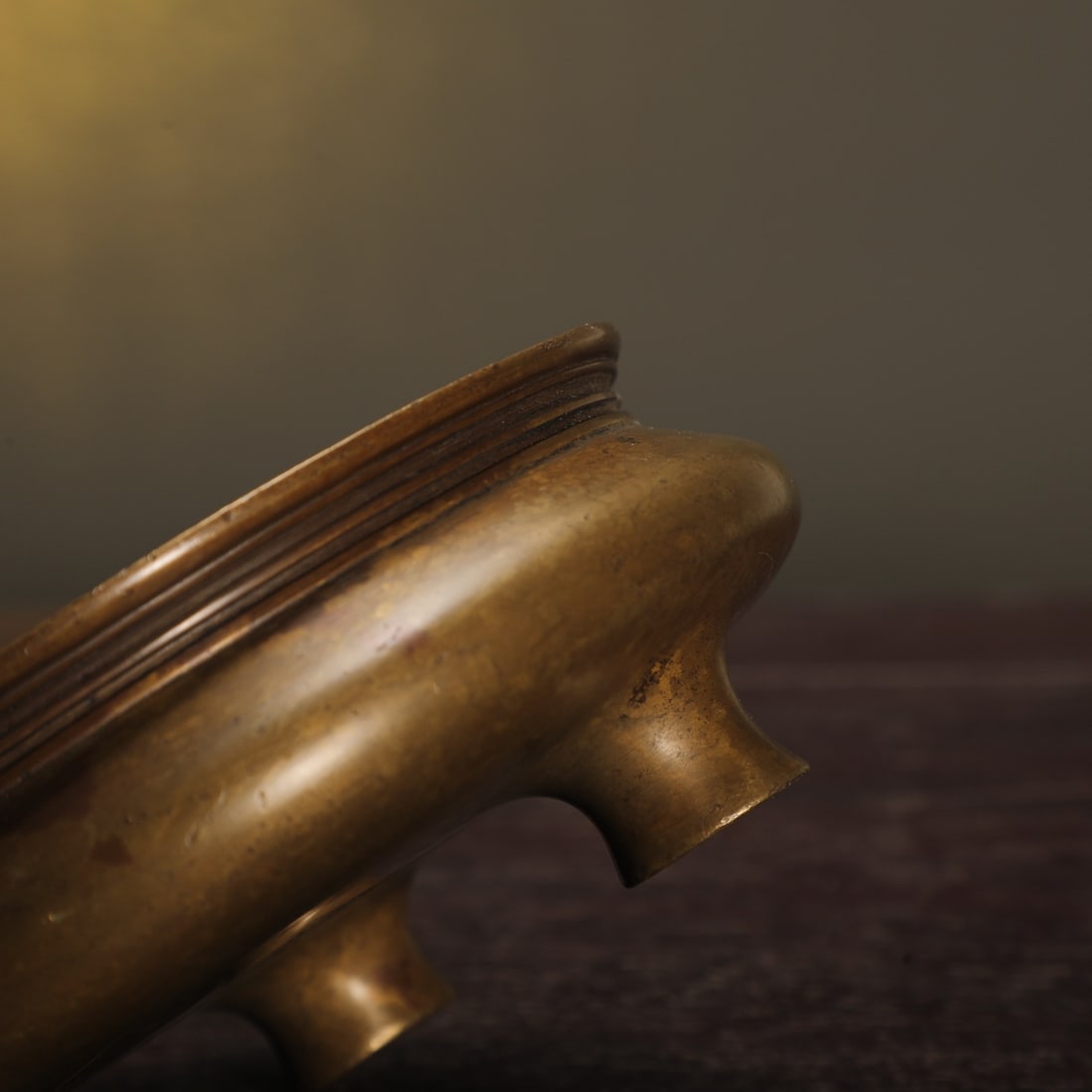 A Exquisite Coppery Tripod Censer - 9