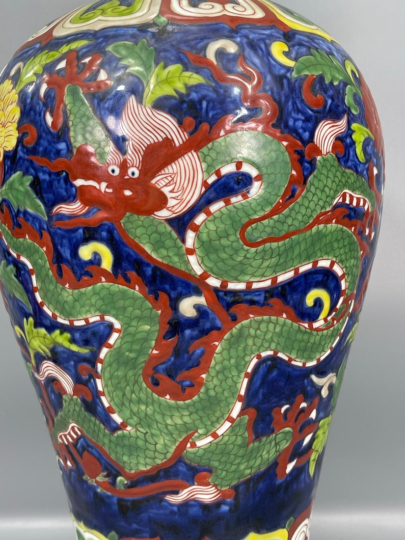 A Exquisite Wucai Dragon pattern Vase - 6