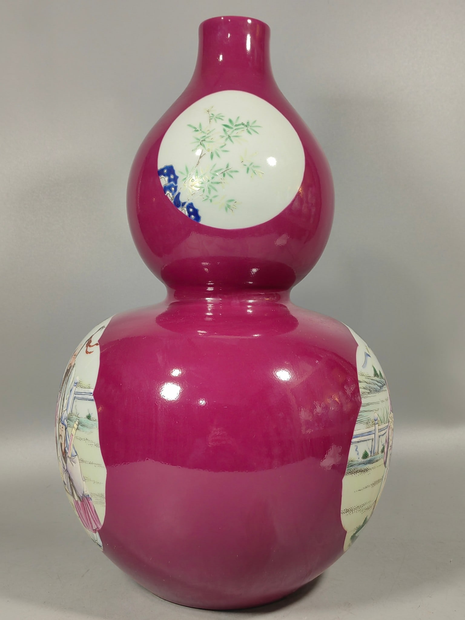 A Exquisite Ruby Red-Glazed Figures Pattern Gourd-Shaped Vase - 2