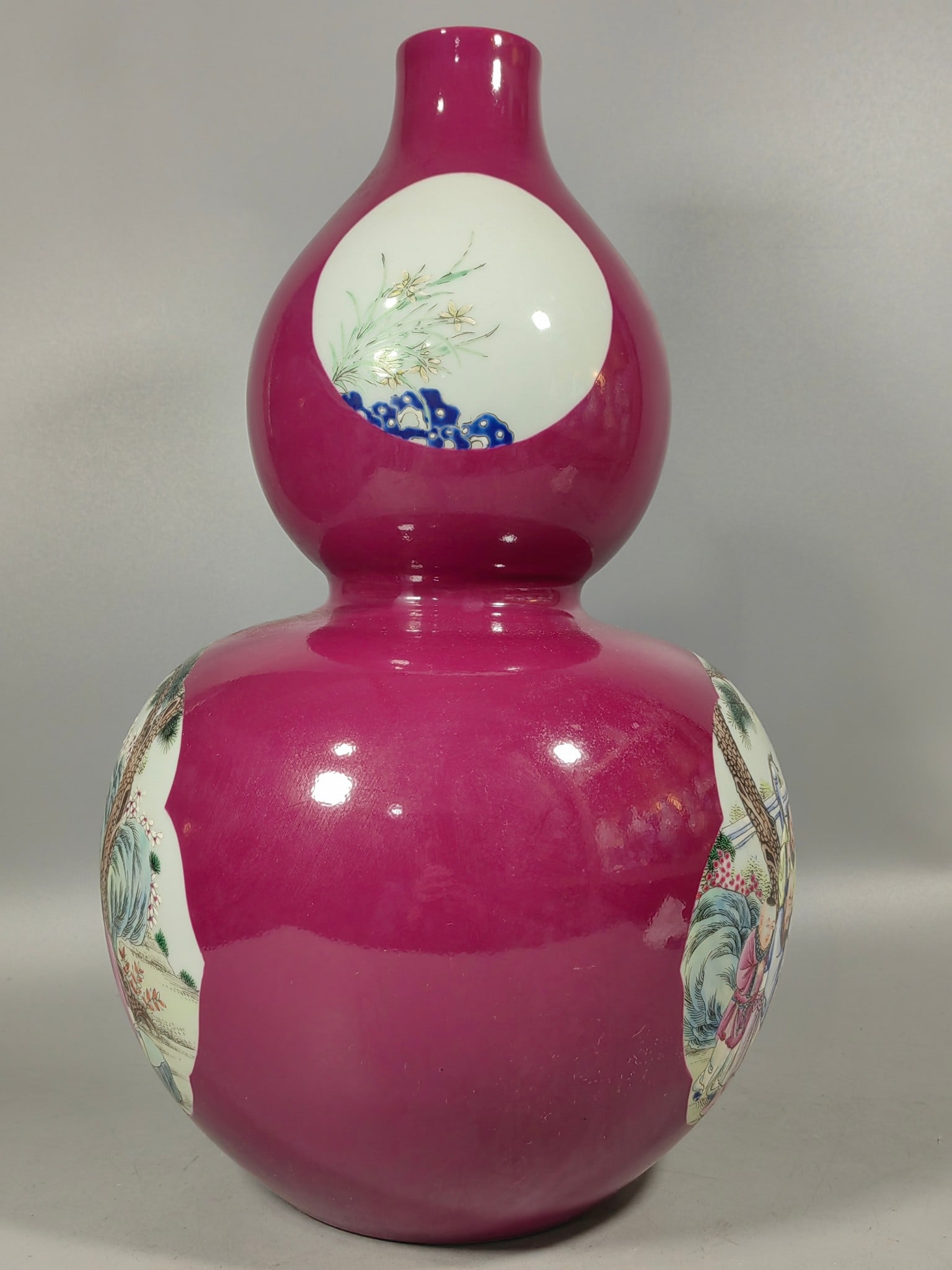 A Exquisite Ruby Red-Glazed Figures Pattern Gourd-Shaped Vase - 4