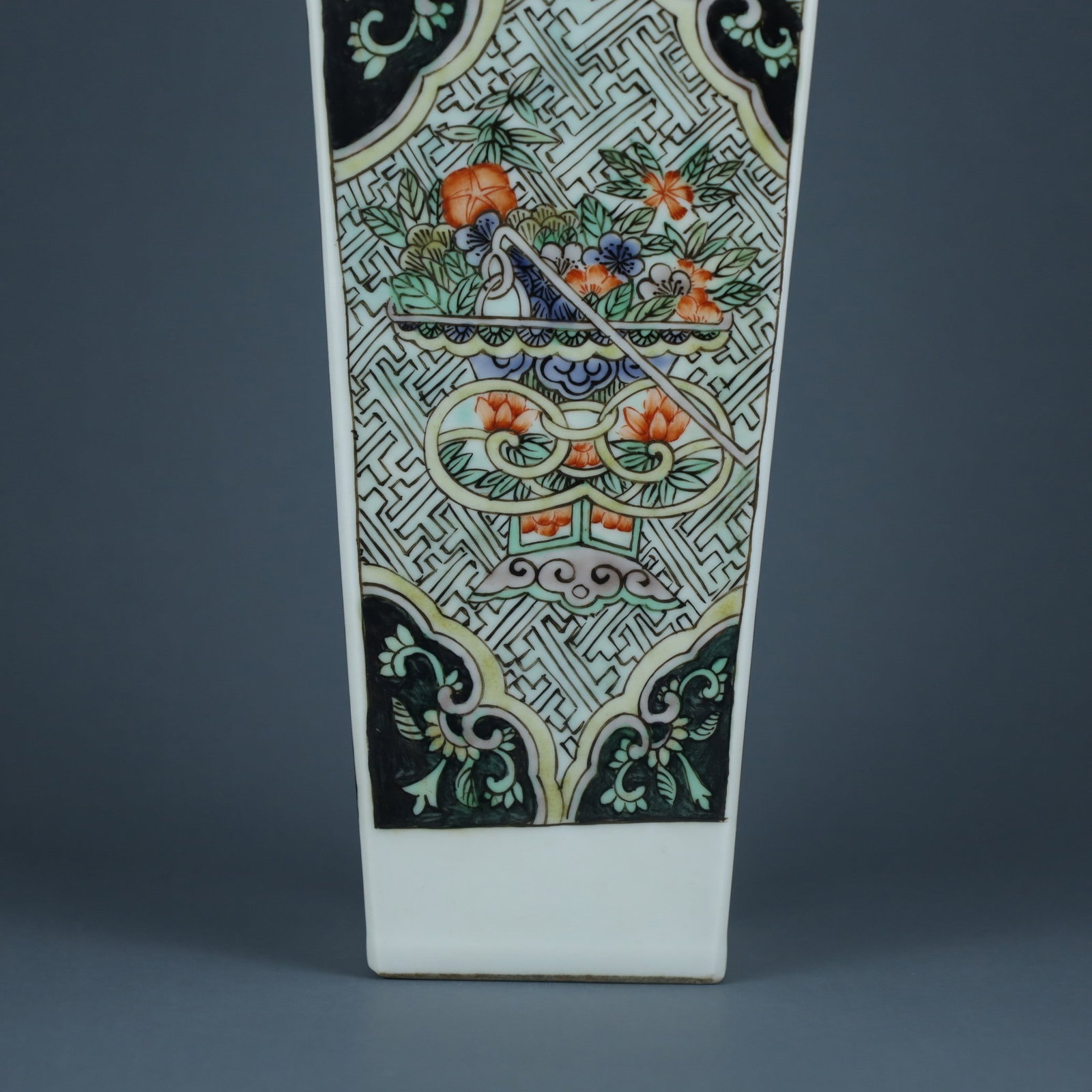 A Exquisite Wucai Flower Pattern Vase - 5