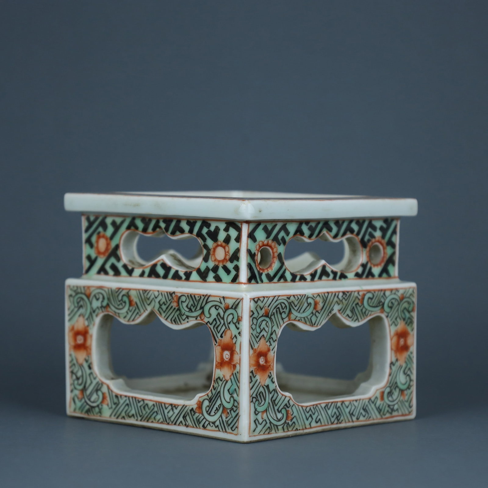 A Exquisite Wucai Flower Pattern Vase - 6