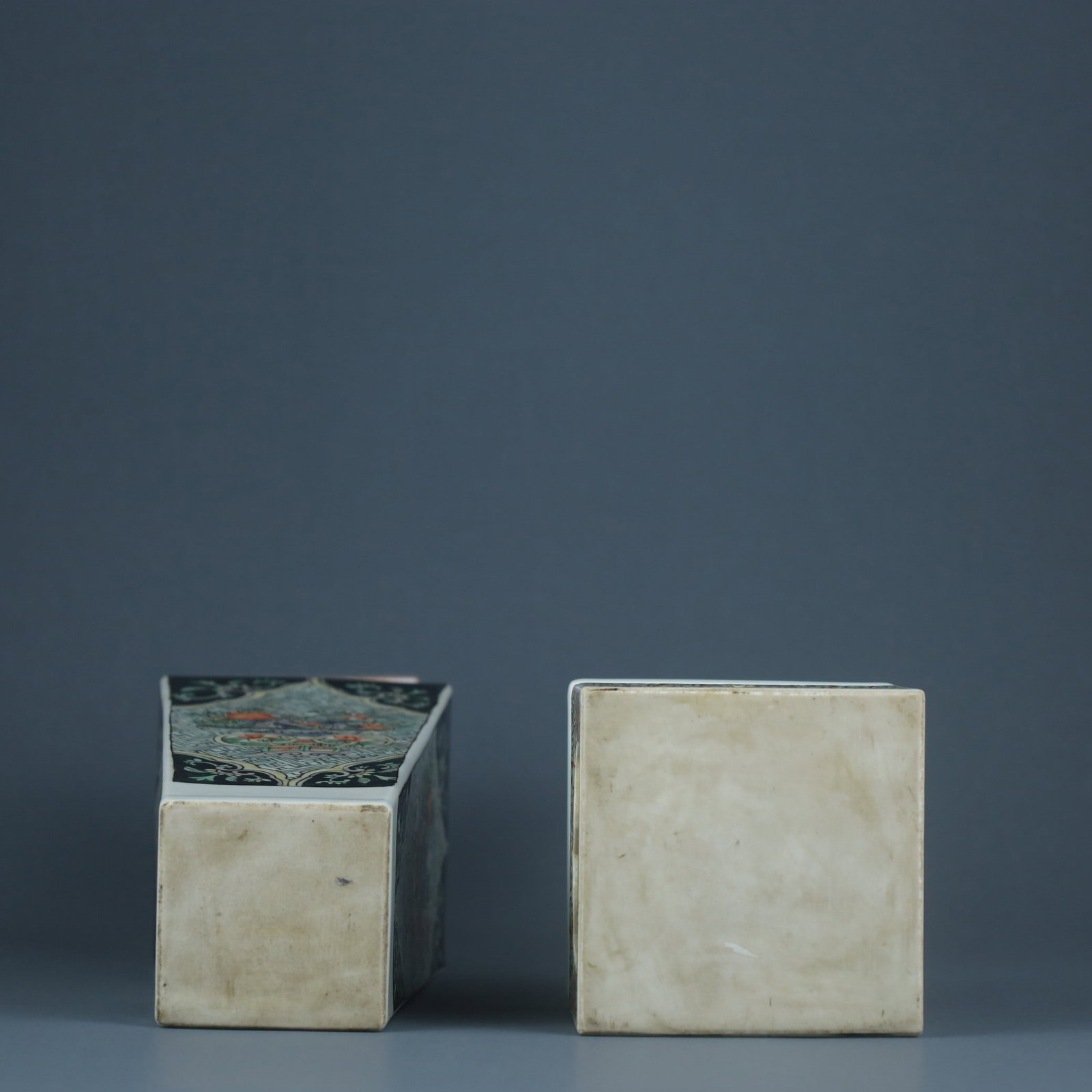 A Exquisite Wucai Flower Pattern Vase - 8