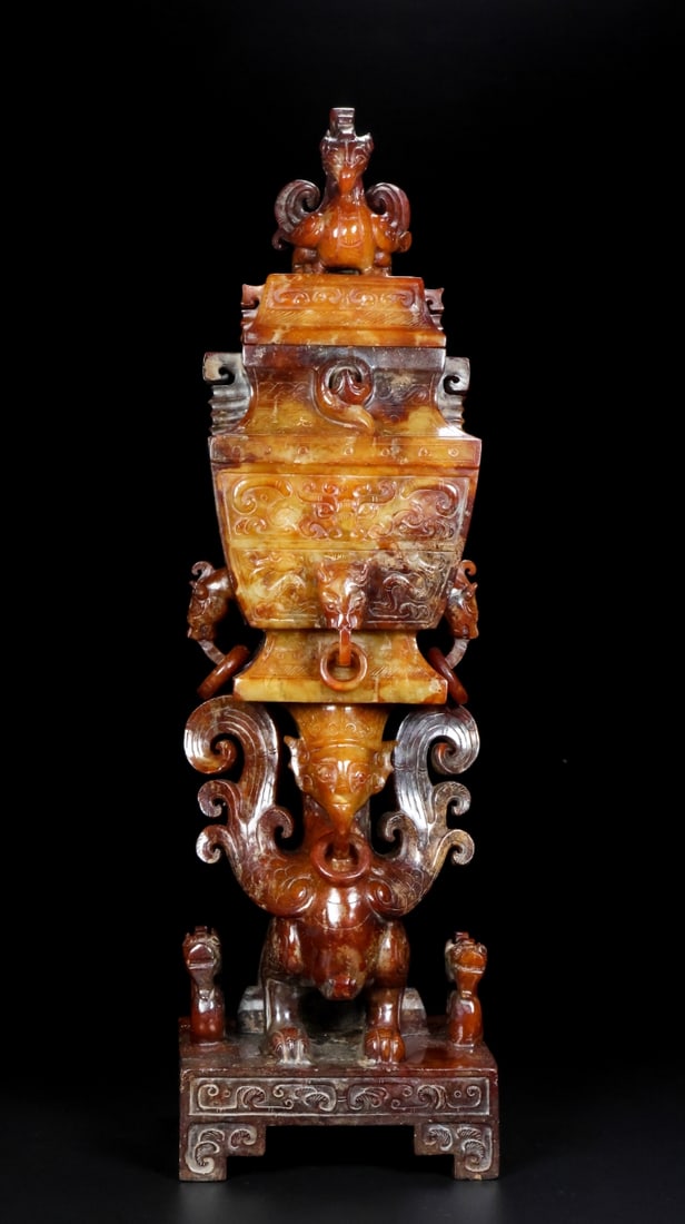 A Exquisite Hotan Jade phoenix Ornament: A Exquisite Hotan Jade phoenix Ornament,Han Dynasty, China,Size:4.1inx3.1inx14.2in,Weight:2775g 和田玉凤鸟摆件,中国汉代