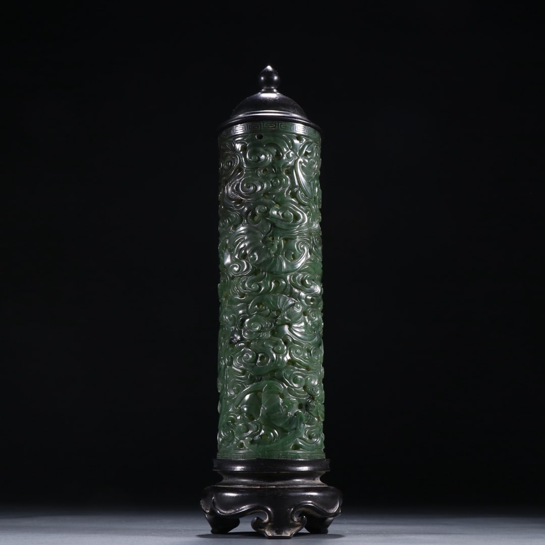 A Exquisite Hotan Jasper Carved Bats and Auspicious Clouds Pattern Censer: A Exquisite Hotan Jasper Carved Bats and Auspicious Clouds Pattern Censer,Qing Dynasty, China,Size:10.4inx3in, Weight:410g 