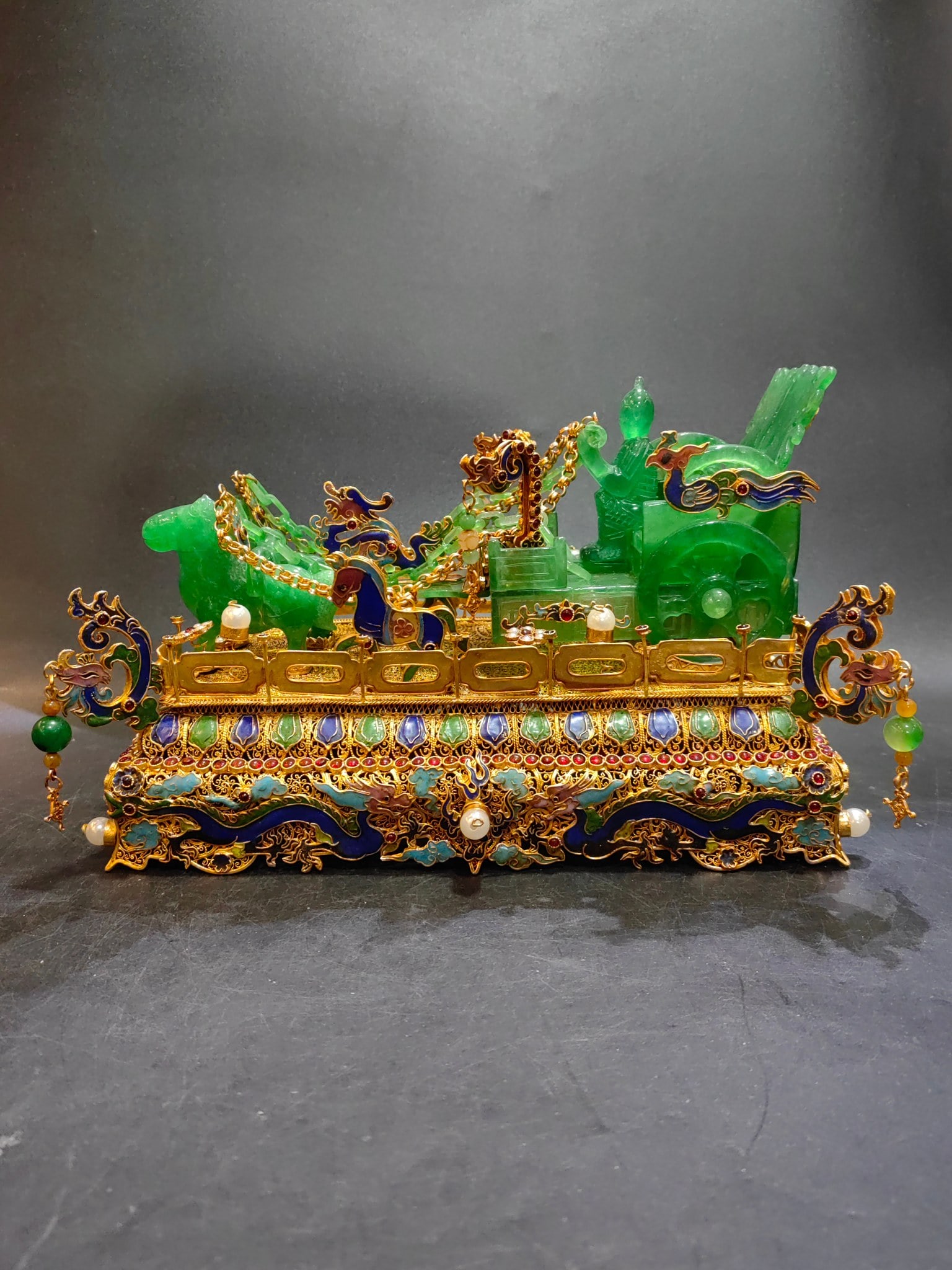 A Exquisite Filigree Gilt Inlaid Gems Ornament: A Exquisite Filigree Gilt Inlaid Gems Ornament,Qing Dynasty, China,Qianlong Four-character Mark,Size:11.4inx7.5inx6.7in,Weight:1644g 花丝鎏金镶嵌宝石