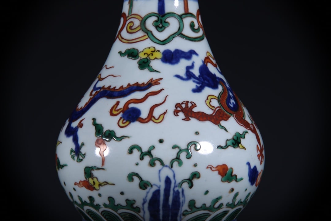 Doucai Dragon Pattern Gourd Vase - 6