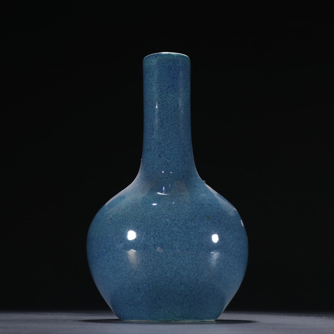 A Exquisite Robin's-Egg-Glazed Vase (1 of 9)