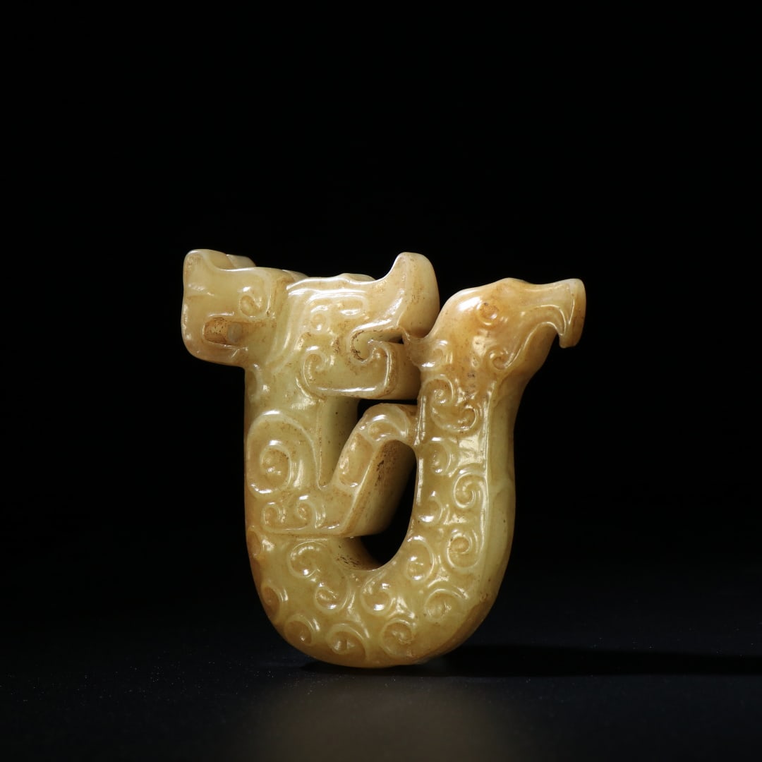 A Exquisite Hotan Jade Dragon Handheld Ornament: A Exquisite Hotan Jade Dragon Handheld Ornament,Han Dynasty, China,Size:2.4inx2.3inx0.6in,Weight:67g 和田玉龙手把件,中国汉代