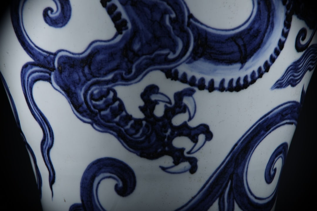 Blue and White Dragon Pattern Vase - 6