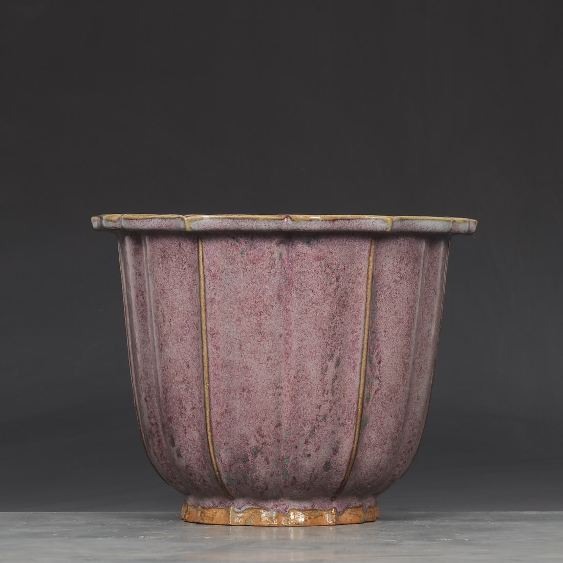 A Exquisite Jun yao Purple Glazed Pot: A Exquisite Jun yao Purple Glazed Pot,Song Dynasty, China,Size:7.3inx9.4in 钧窑玫瑰紫釉盆,中国宋代