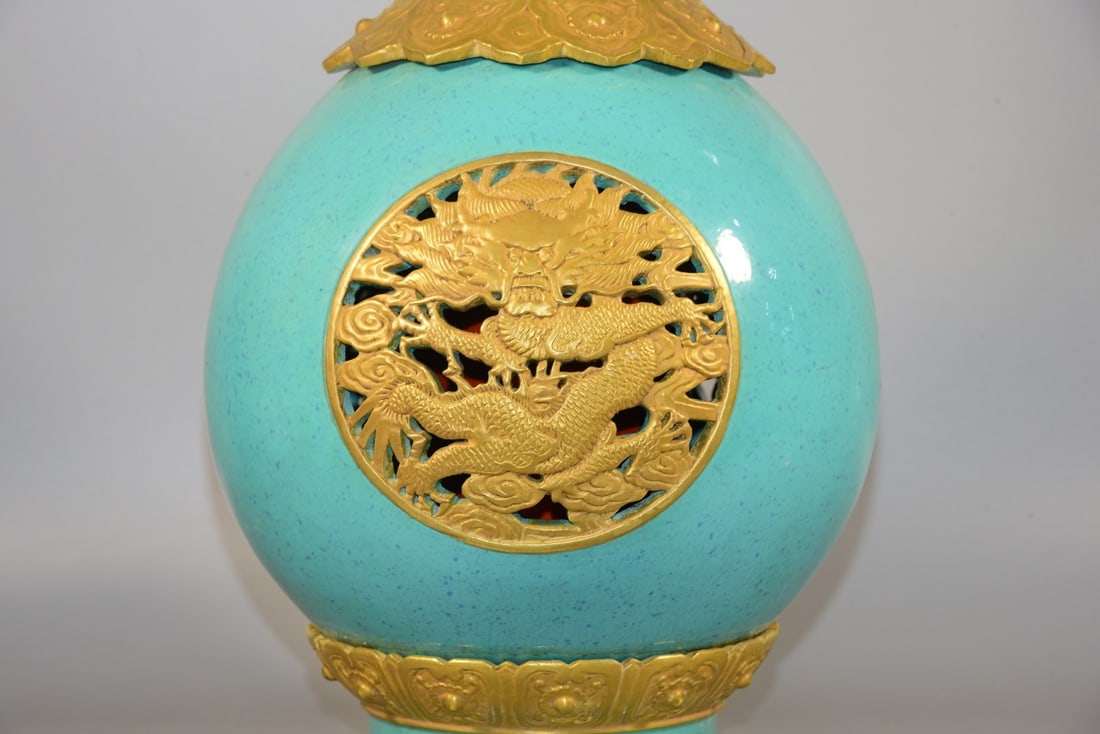 A Exquisite Turquoise-Glazed Dragon Pattern Vase - 4