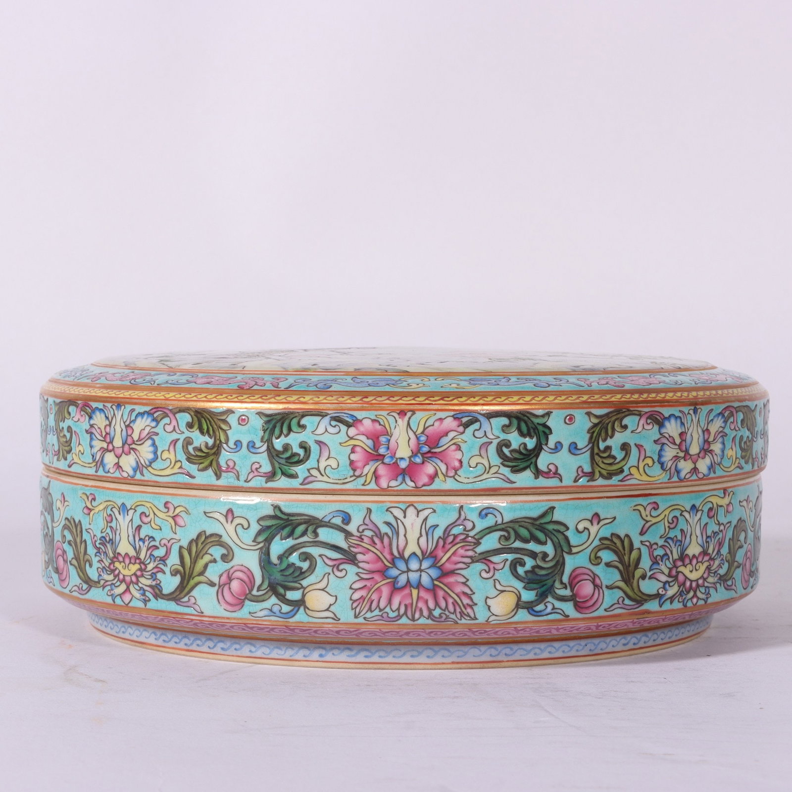 A Exquisite Enamel Green Ground Crane Pattern Box (1 of 8)