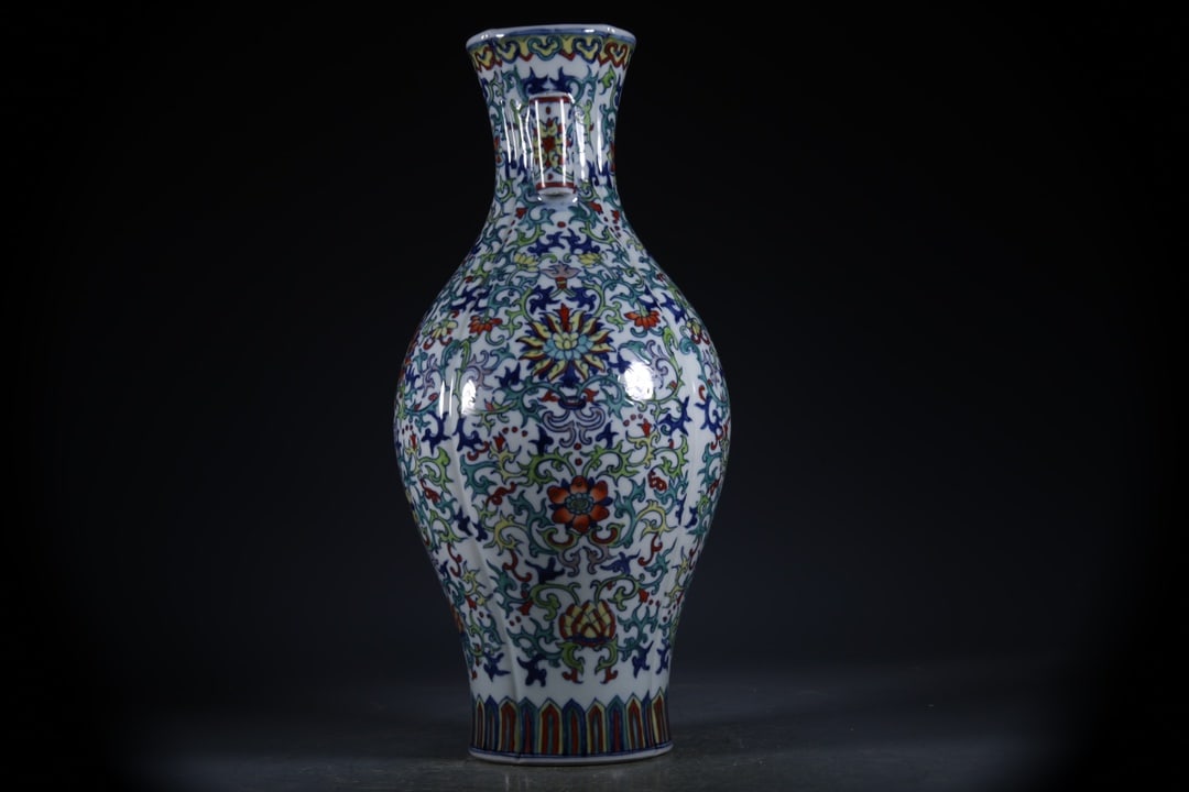 Doucai Lotus Pattern Double-Ears Vase - 5