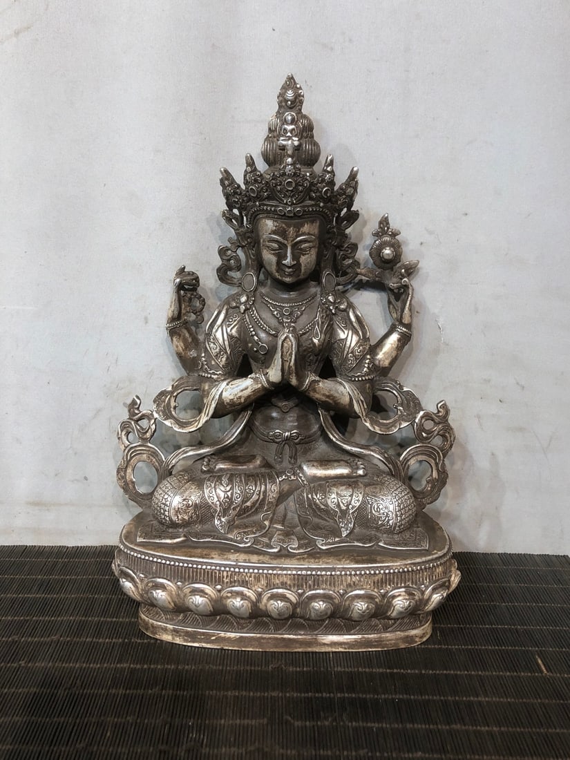 A Exquisite Silver Gilt Bronze Statue of Tara and Avalokitesvara Ornament: A Exquisite Silver Gilt Bronze Statue of Tara and Avalokitesvara Ornament,Qing Dynasty, China,Size:7.7inx4.9inx11.6in,Weight:1788g 铜鎏银度母观音摆Ê