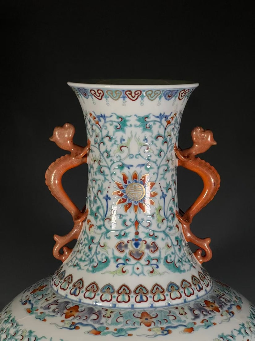 A Exquisite Doucai Lotus Pattern Vase - 6