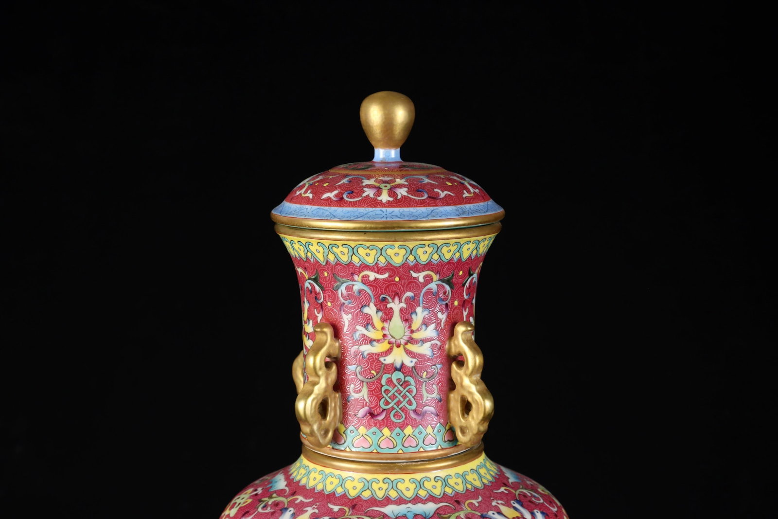 A Exquisite Ruby Red-Glazed Lotus Pattern Vase - 3