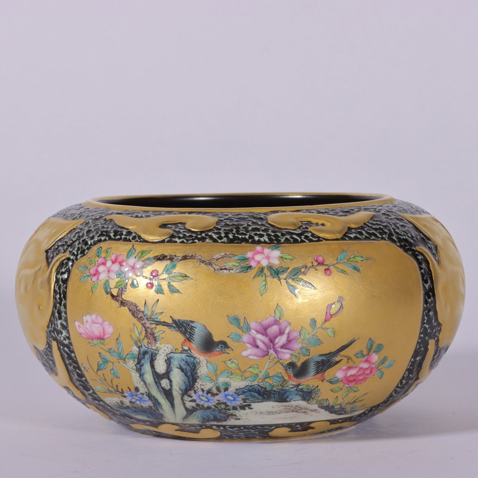 A Exquisite Enamel Gold Ground Flower and Bird Pattern Brush Washer: A Exquisite Enamel Gold Ground Flower and Bird Pattern Brush Washer,Qing Dynasty, China,Qianlong Six-character Mark,Size:2.5inx4.6in 