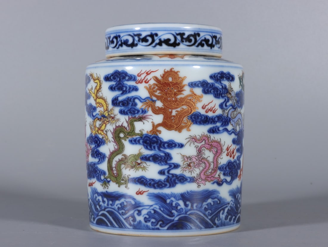 A Exquisite Blue and White Famille-Rose Dragon Pattern Jar: A Exquisite Blue and White Famille-Rose Dragon Pattern Jar,Qing Dynasty, China,Qianlong Six-character Mark,Size:4.8inx2.3inx3.8inx3.5in 青花粉彩龙纹罐,中