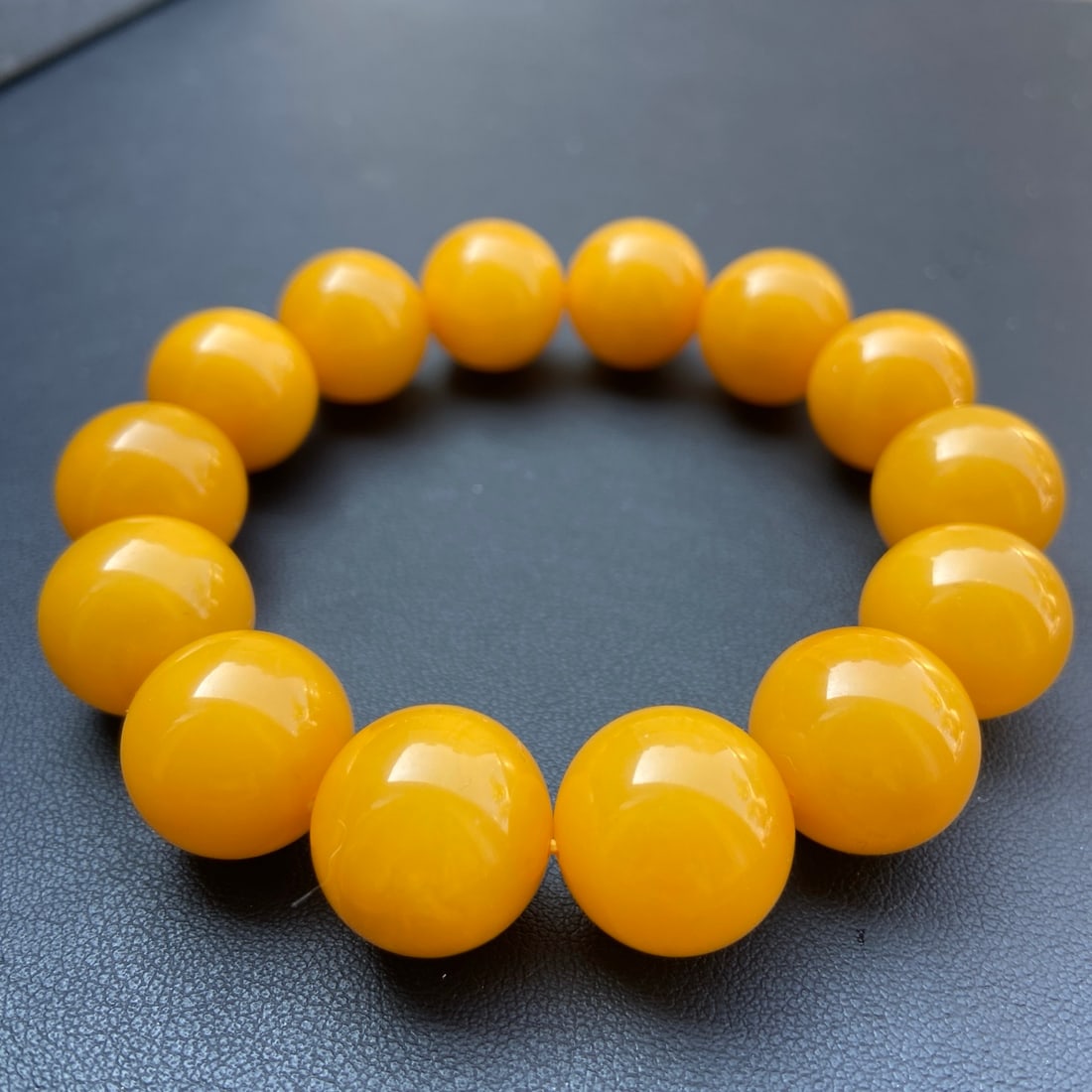 A Exquisite Amber Bracelet - 2