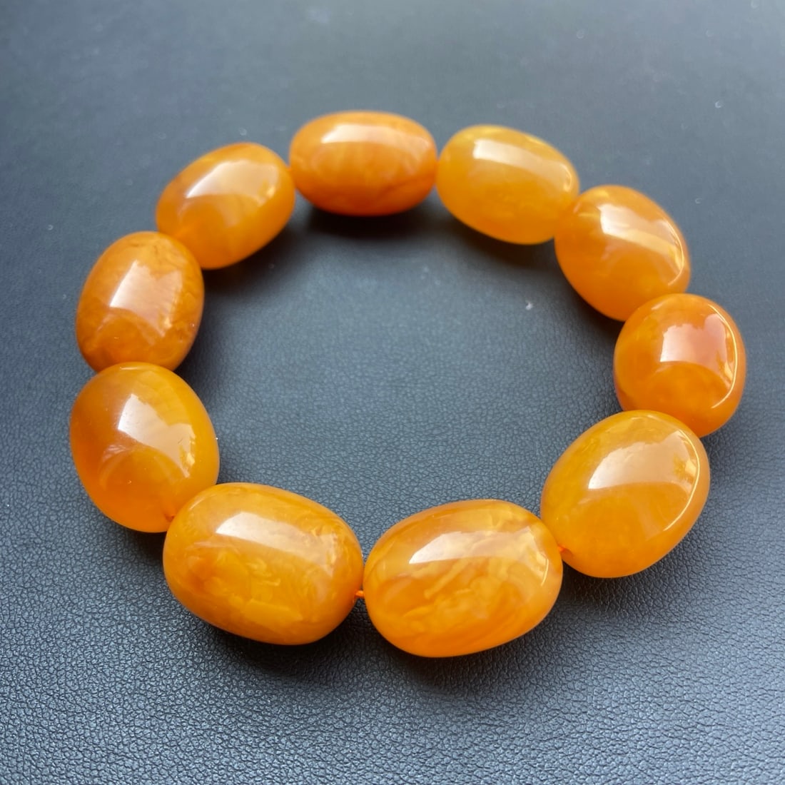 A Exquisite Amber Bracelet - 2