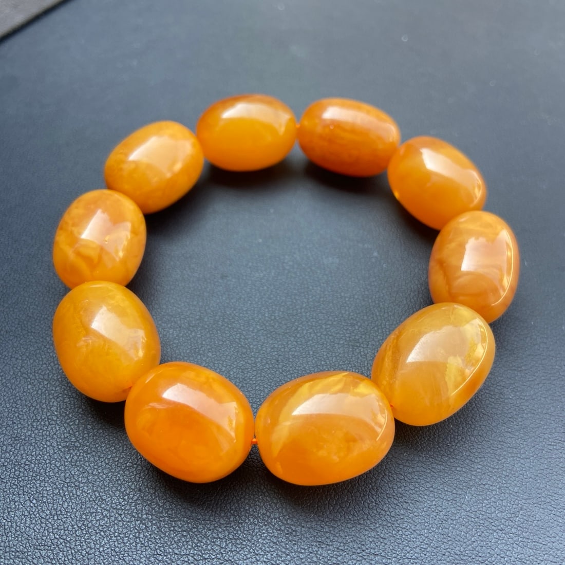 A Exquisite Amber Bracelet - 4