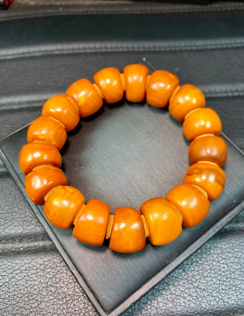 A Exquisite Amber Bracelet - 8