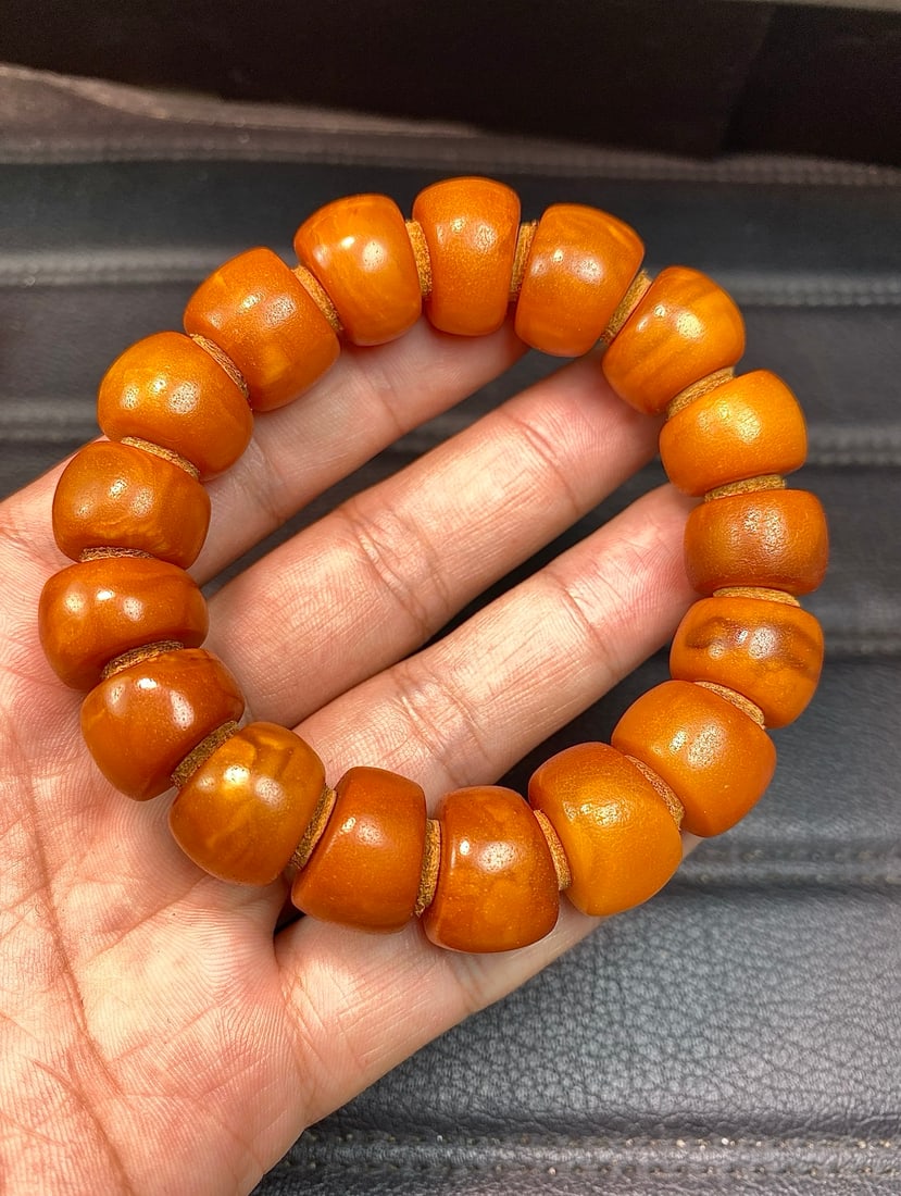 A Exquisite Amber Bracelet - 2